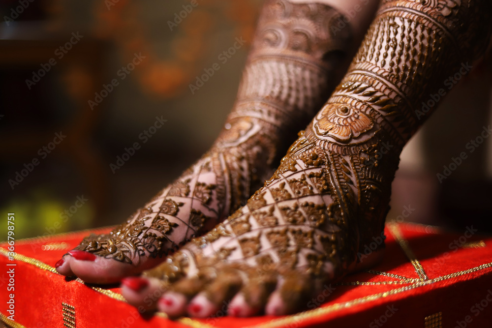 Henna Hourly