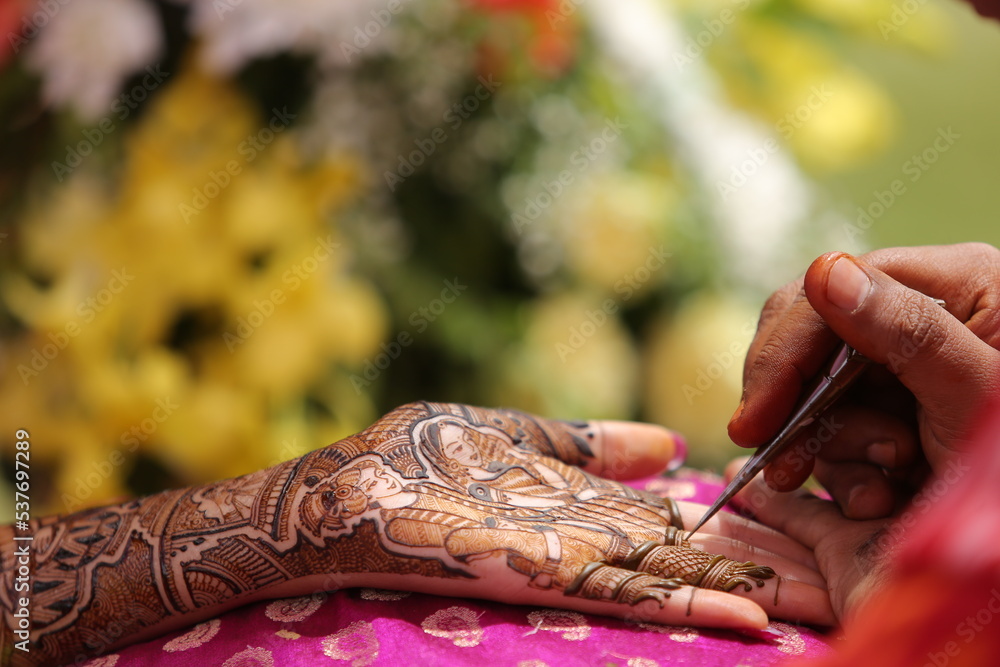 Henna Hourly
